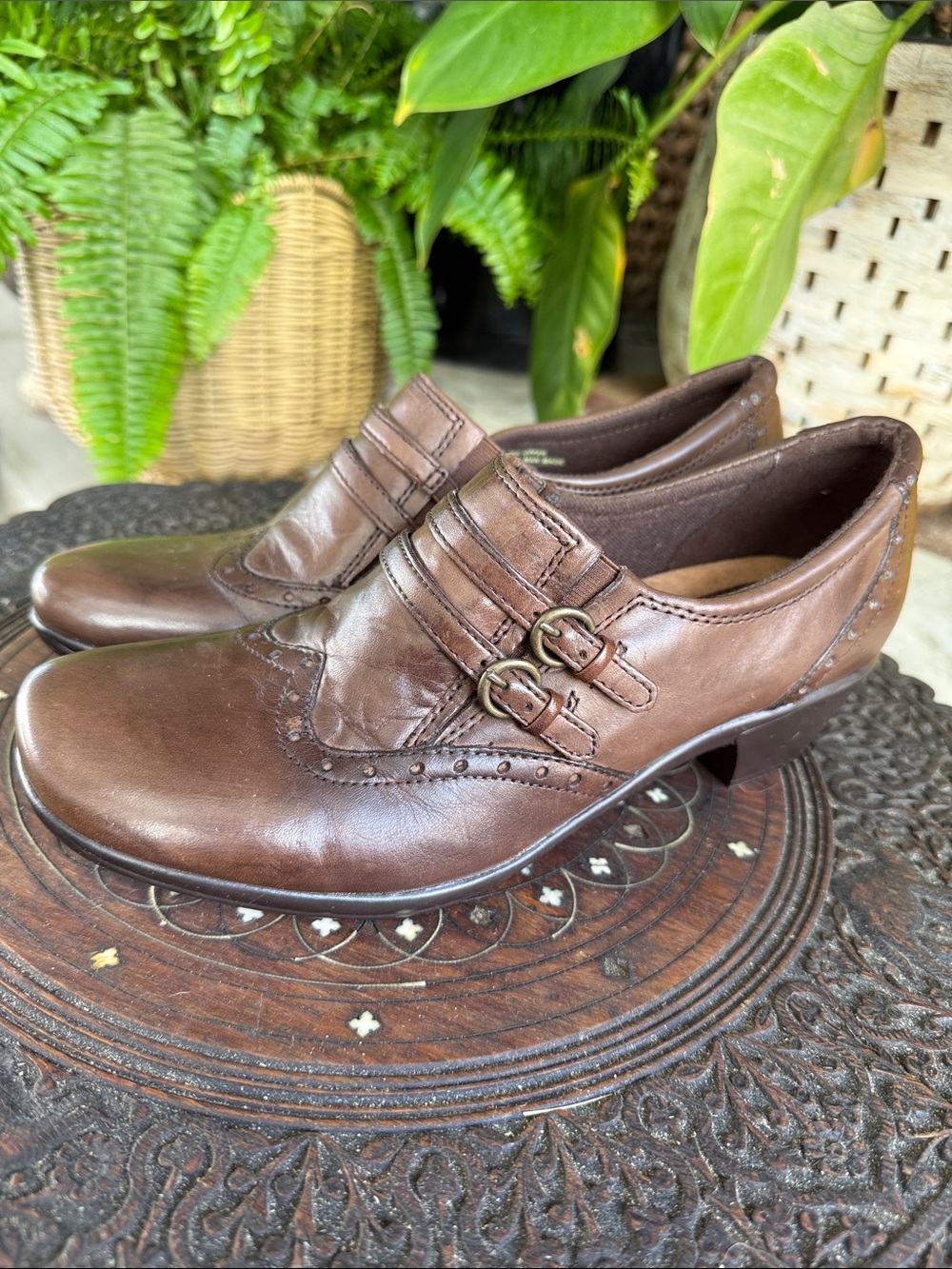 Earth Orgins Brown Leather Double-Buckle Heels